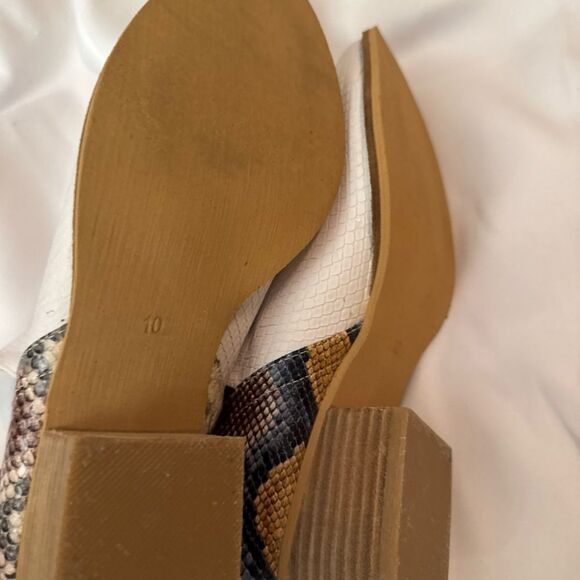 Trendy Ankle Booties in White with multicolor heel design - Picture 6 of 12